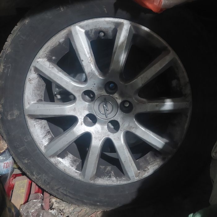 Продавам оригинални ляти алуминиеви джанти с гуми за Опел Зафира, Астр