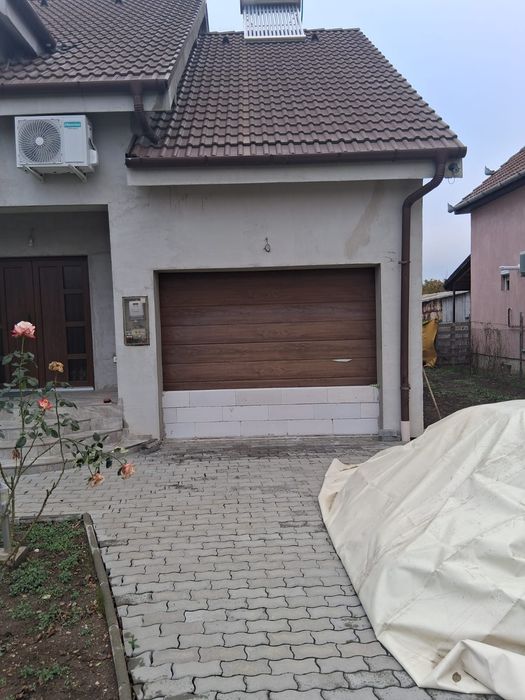 Vand usa garaj automata