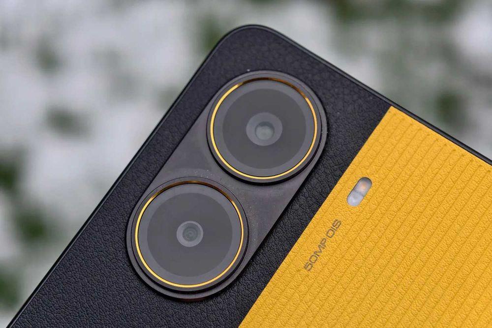 POCO X7 Pro, 8/256 ГБ — Жёлтый цвет, Android 15, отличное состояние!