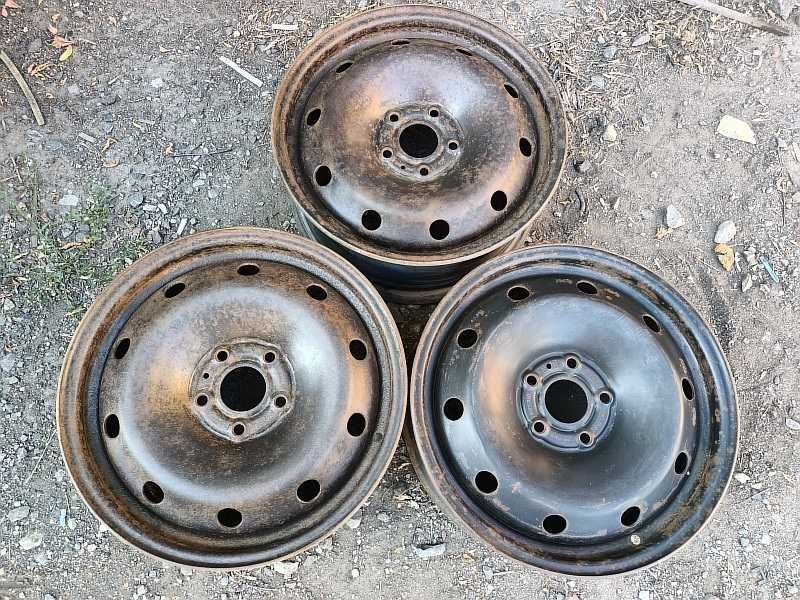 Продам оригинальные металлические диски на автомашину Renault Laguna 2