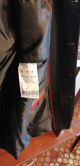 Подарявам 2бр костюми за бал