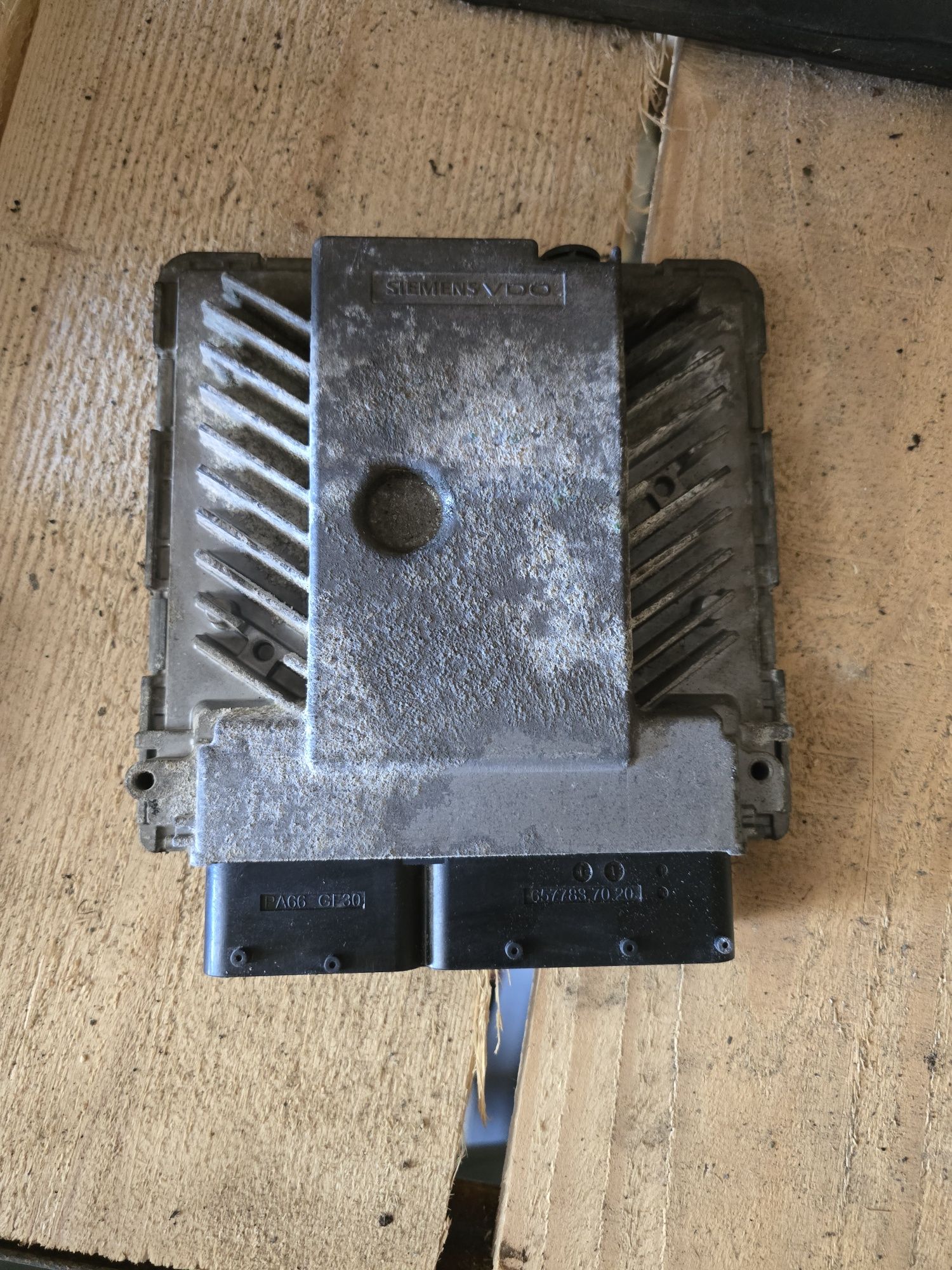 Calculator motor 2.0 BKP passat B6  03G906018