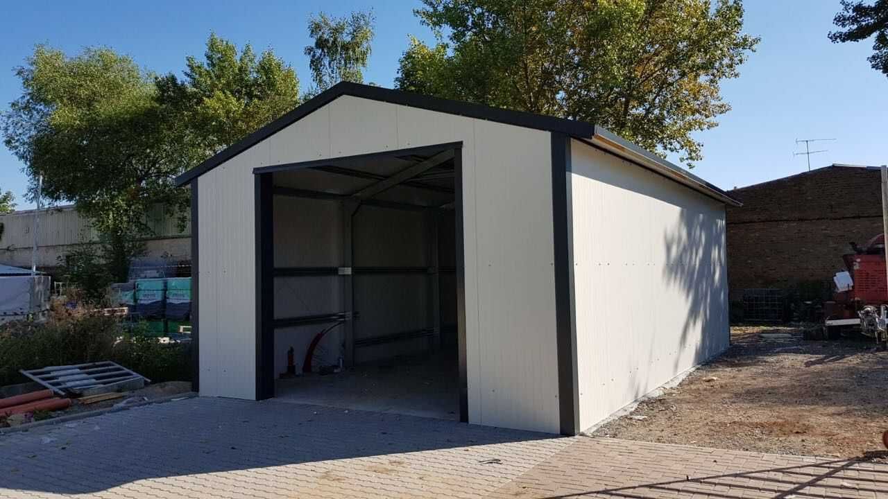 Casa, garaje auto pe structura metalica si panou sandwich termoizolant