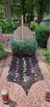 Monument mormânt/cimitir granit rosu, loc/groapa 1 persoana, oferta