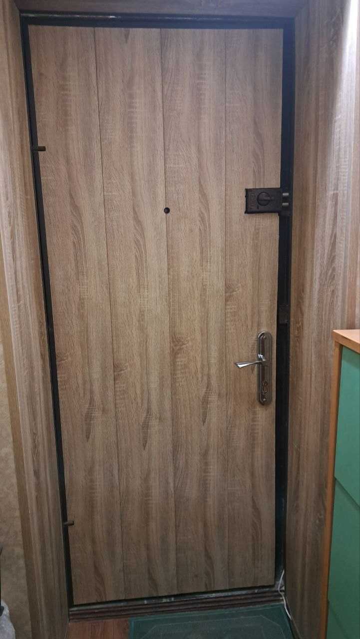 Входная дверь б/у