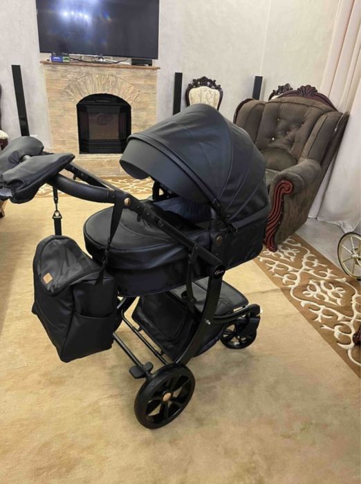 Коляска трансформер состояние новой