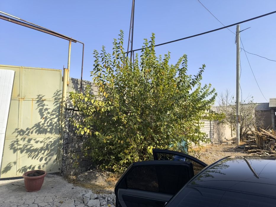 Продае́тся земля  фасад 70м на дл 25м в Яшнаабад районе,оp. пост тузел