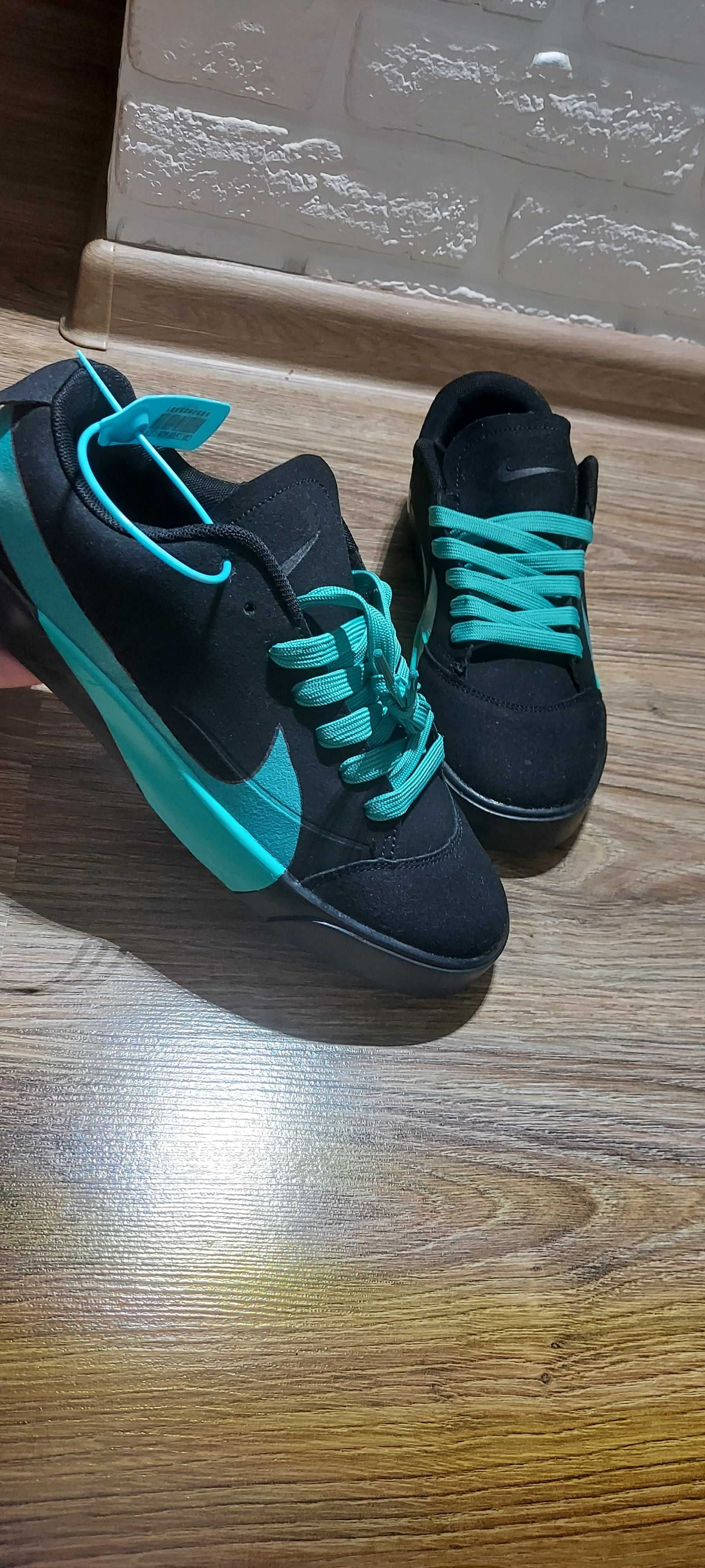 Продам кросовки Nike новые размер 41