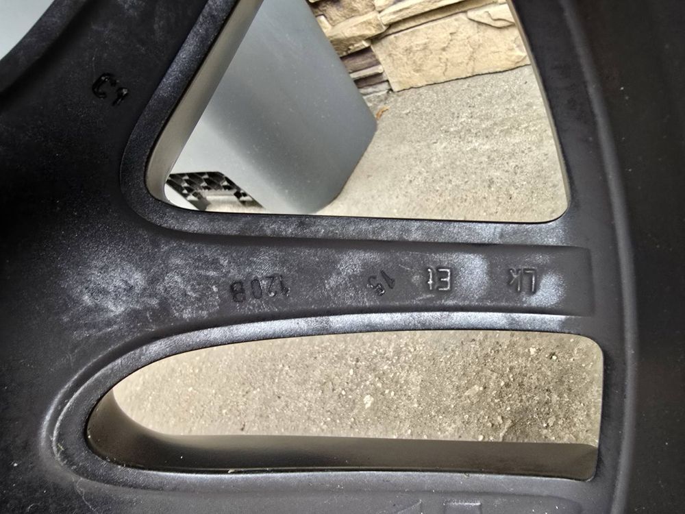 Джанти с гуми 5x120/20 ЕТ 15 9.0Ж