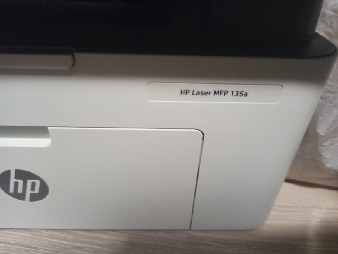 Продавам принтер HP LASER MFP 135a