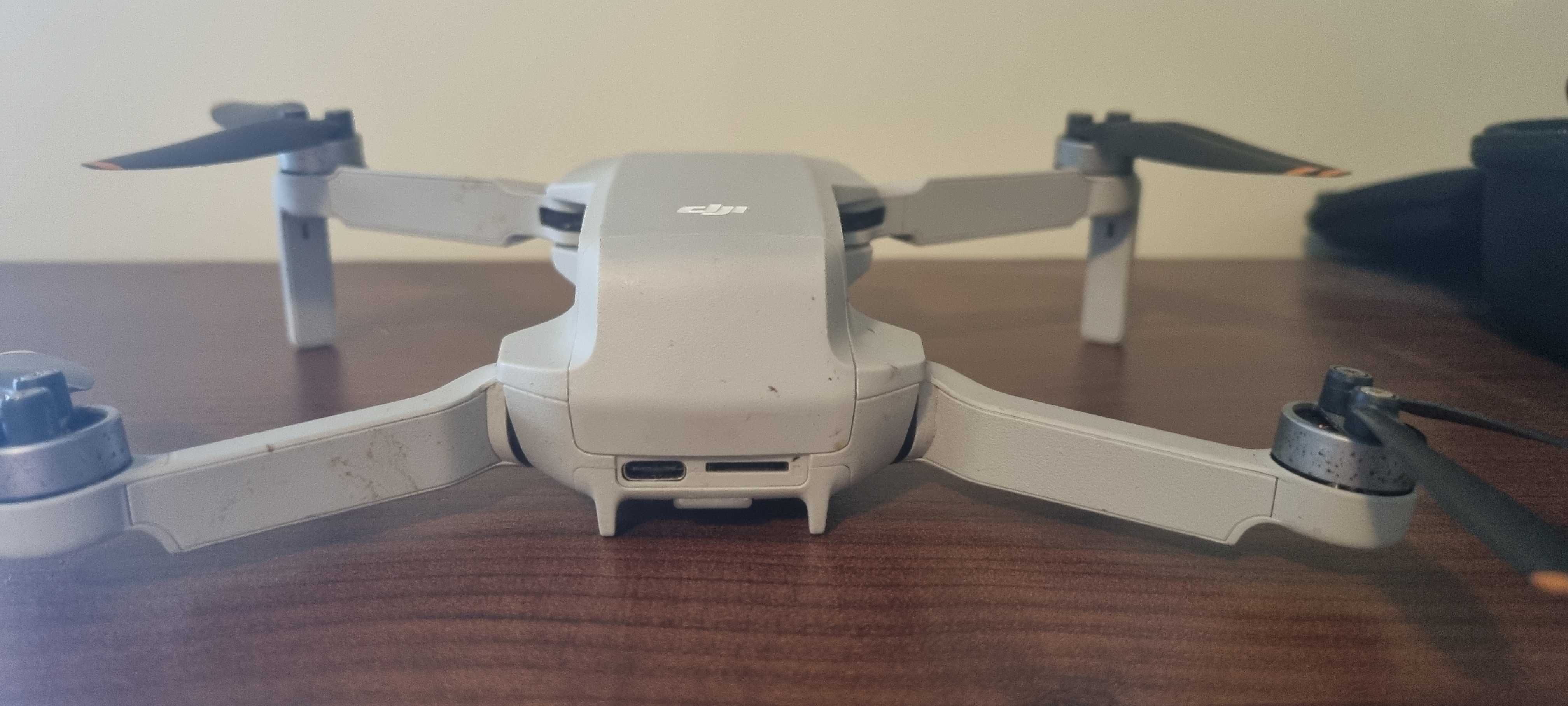 Дрон DJI mini 2 fly more