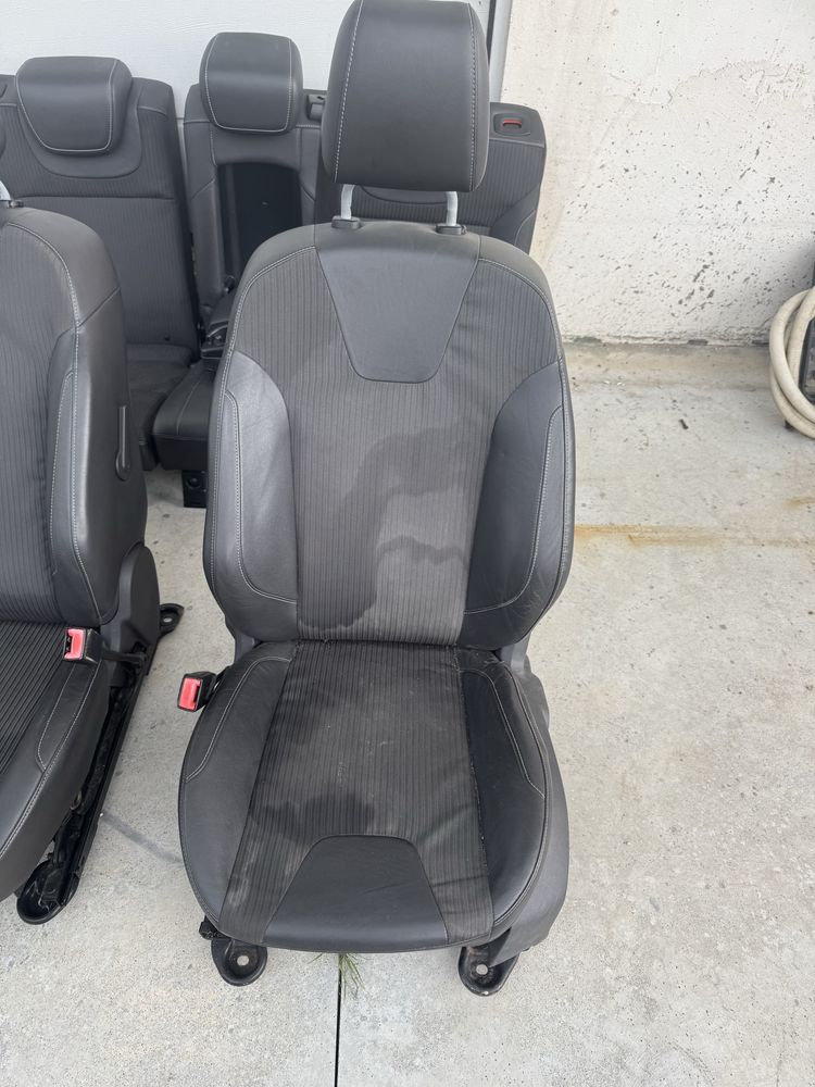 Продавам кожа с плат салон за ford focus mk3