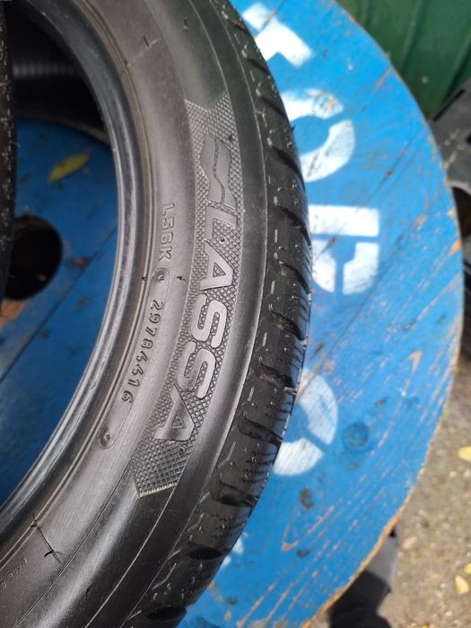 Vând 2 cauciucuri de iarna 195/50/R15