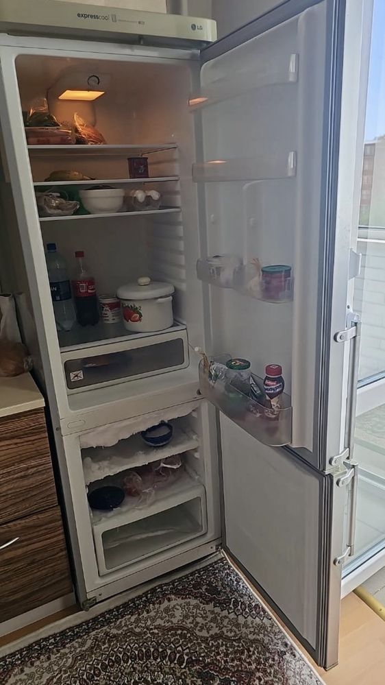 Продам холодильник марки LG