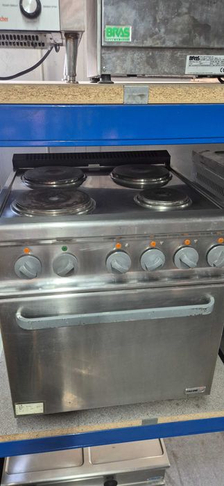 Plita electrica 4 ochiuri +cuptor,horeca,restaurant,400v