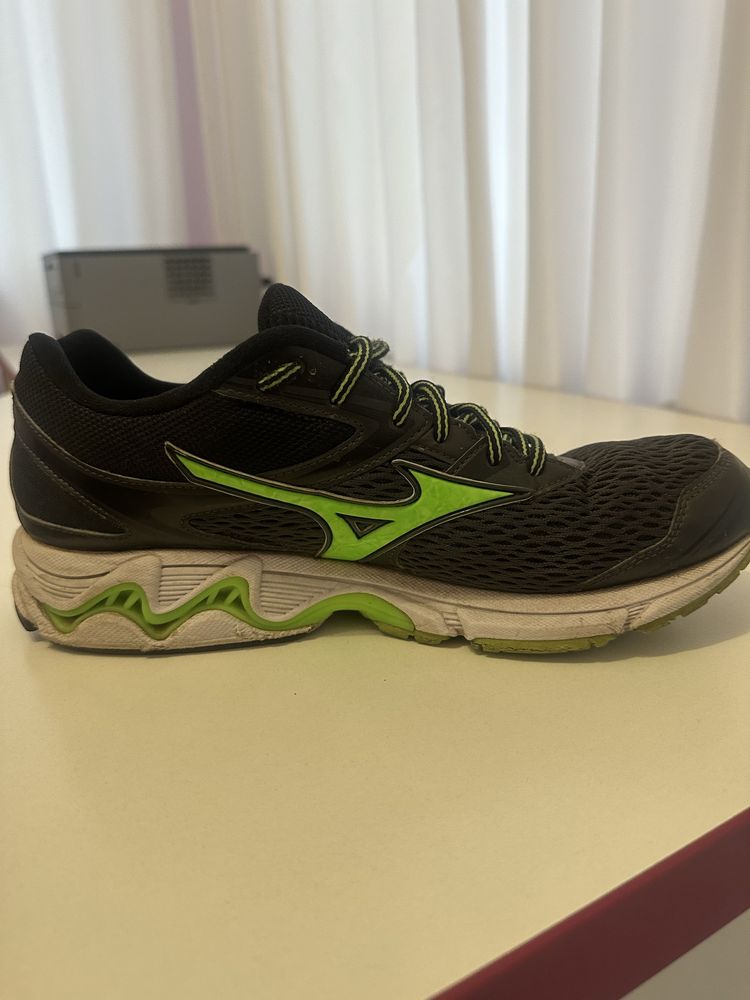 Маратонки Mizuno Wave Inspire 13