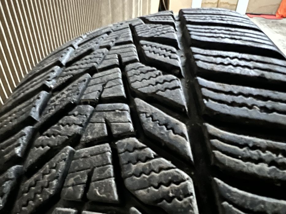 Зимни гуми 225/60/17 Hankook