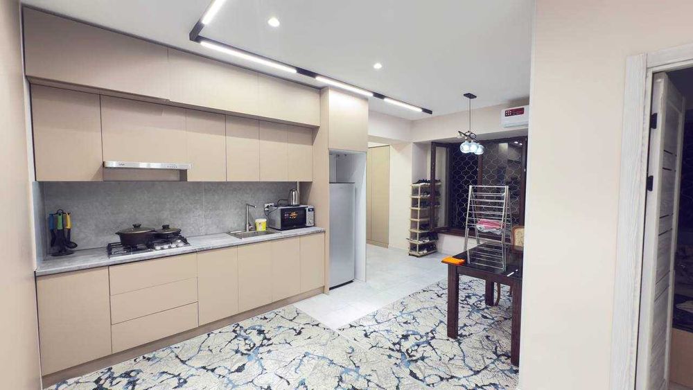 Продается квартира 3/4/9 80м2 Алайский базар.