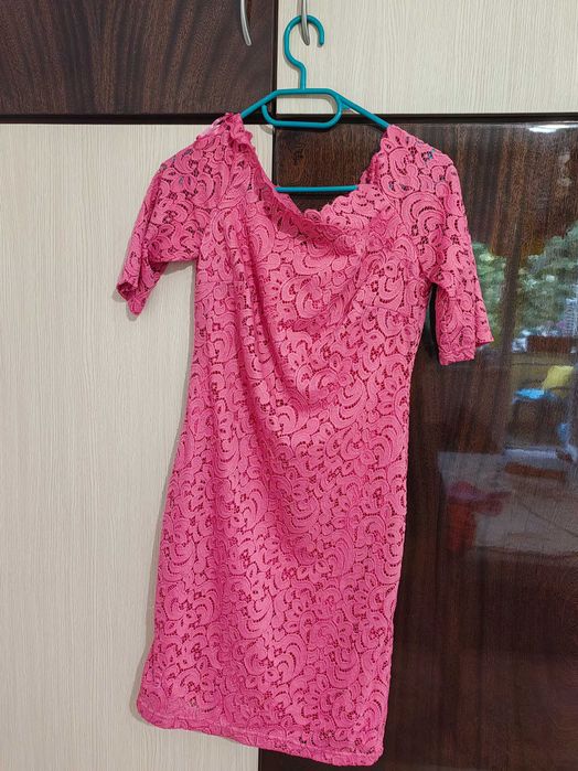 Дантелена рокля Розова