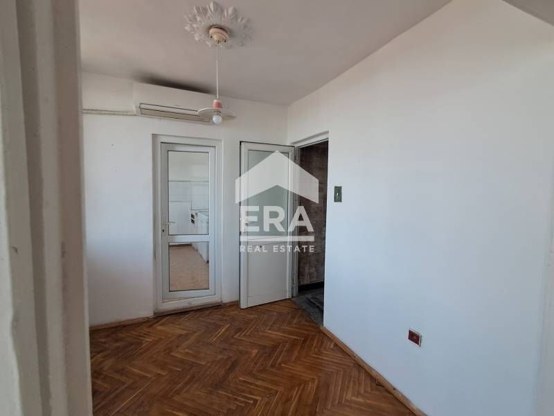 Продава се Четиристаен апартамент в Варна, Гранд Мол Варна - 92 кв.м за 1957 €/кв.м - Снимка #3