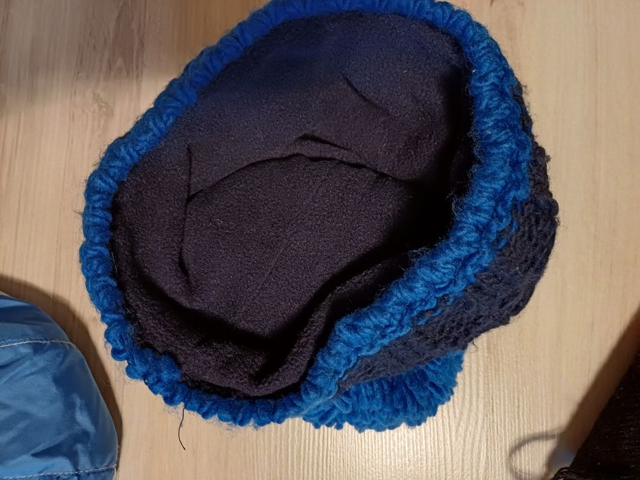 Комплект 3 шапки, ръкавици и шал за 5 лева