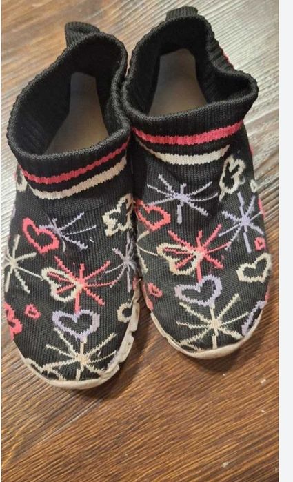 Кроссовки для девочки  30-31 размер