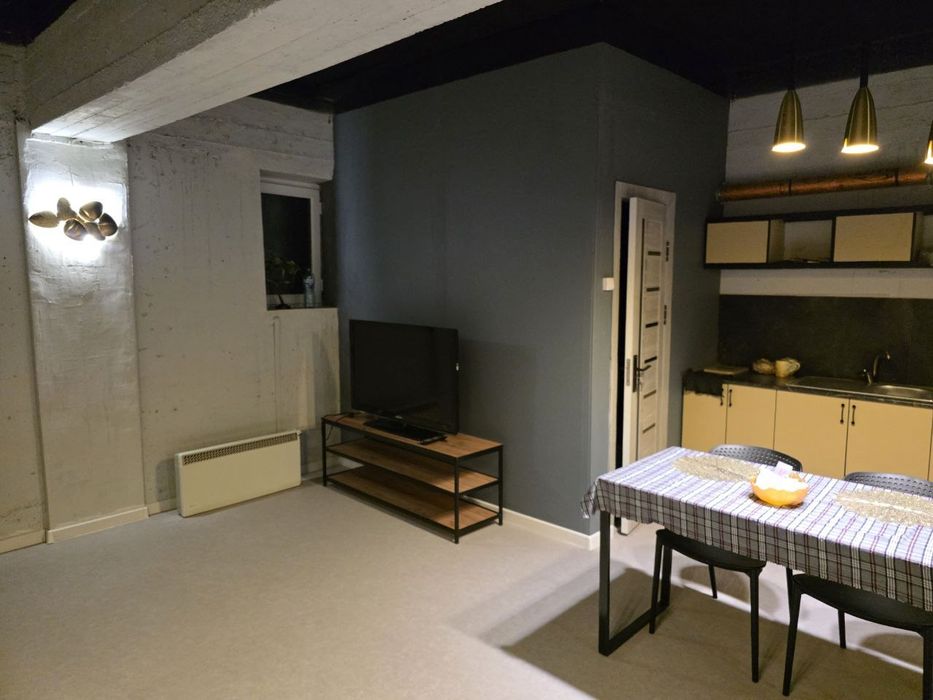 Не жилое 1 этаж 46 квад с ремонтом и мебелью