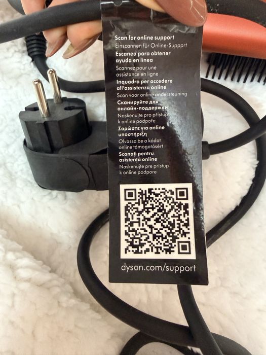 Dyson Airwrap strawberry