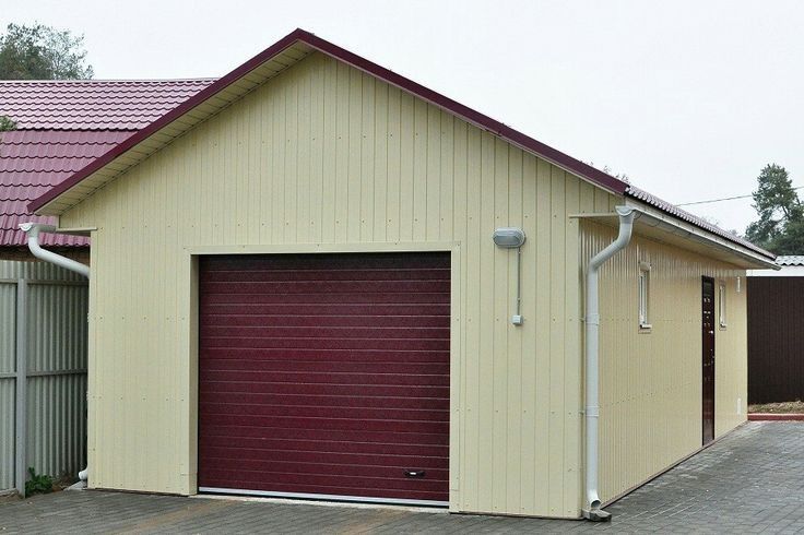 Garaj metalic din panouri sandwich termoizolante 3 x 6.5m