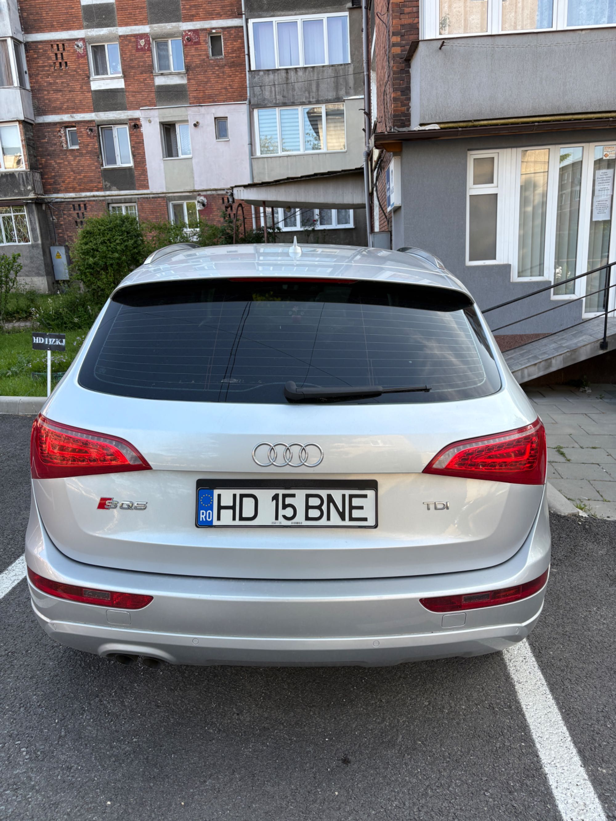 Vând Audi SQ5 2010