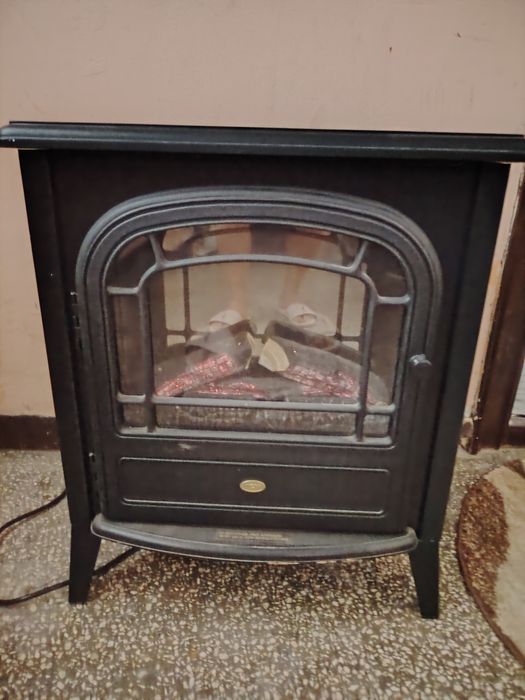 Vind Șemineu electric și clima cu evacuare