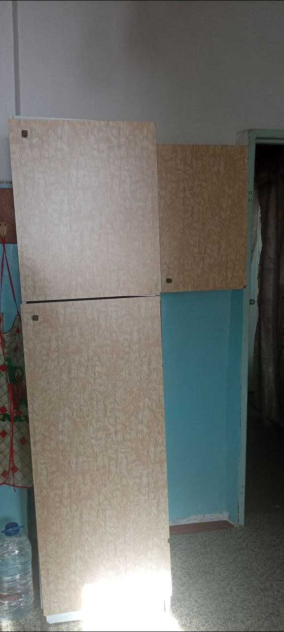 Продаю квартиру 3 комнатную,1 этаж,район 5/2,цена договорная.
