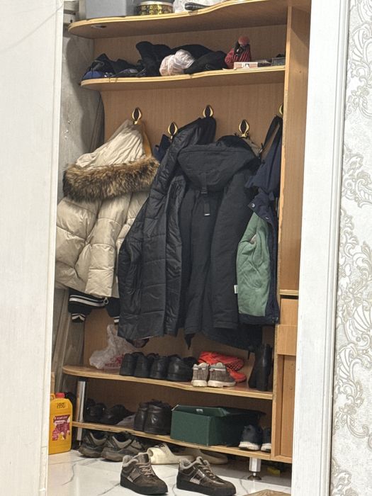 Продам шкаф вешалку