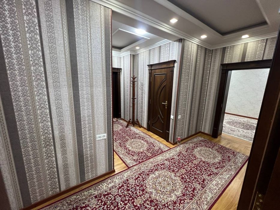 Продается 2 комнатная Мирзо Улугбек Паркентская Буйук Ипак йули банк