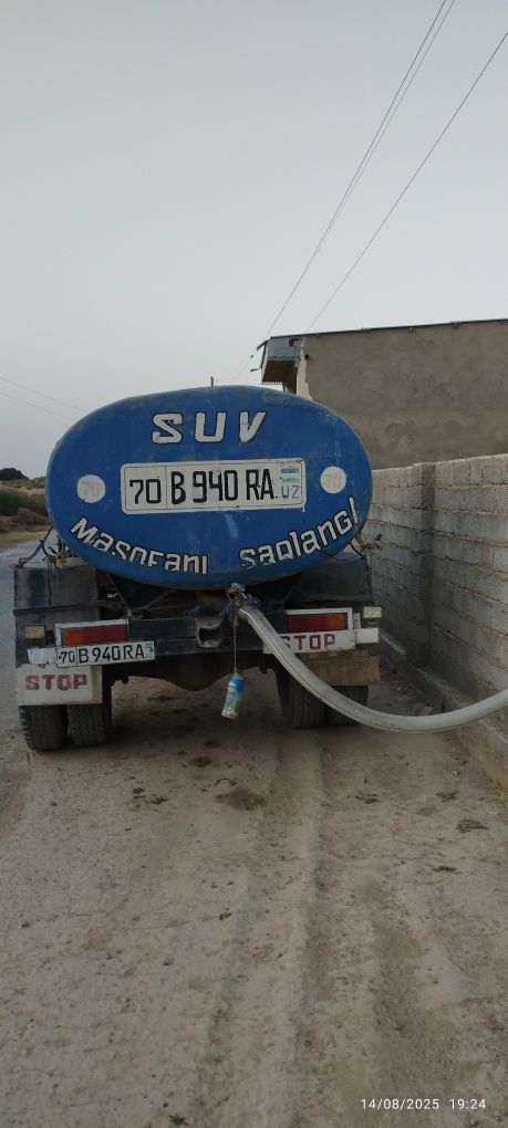 Gaz 53 srochna sotiladi