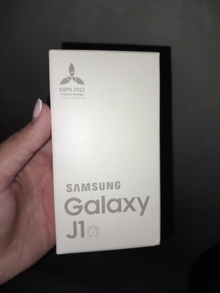 Продам телефон самсунг галакси J1