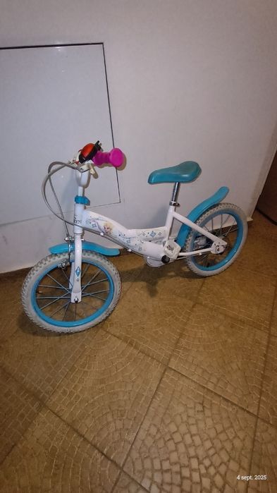 Bicicleta Frozen pt prințese