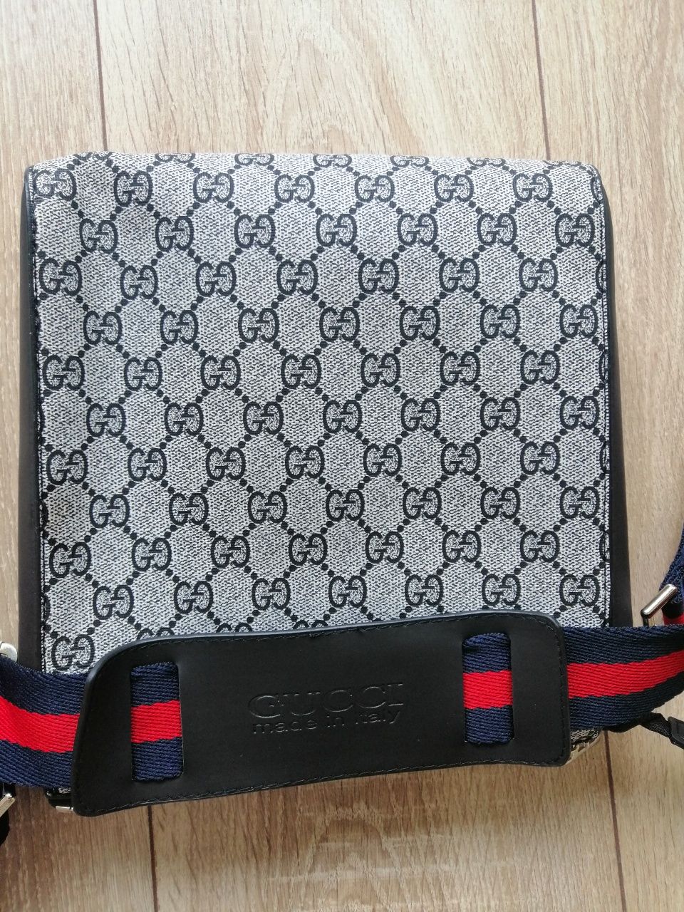 Gucci мъжка елегантна чанта