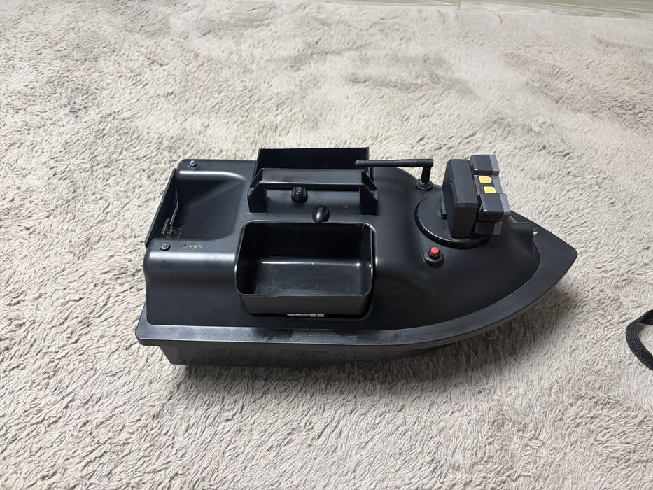 Barcuta Plantat Navomodel, 3 cuve, 2 X motor ,GPS, 500Metri, autopilot