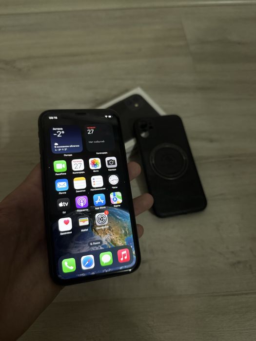 продам айфон 11.