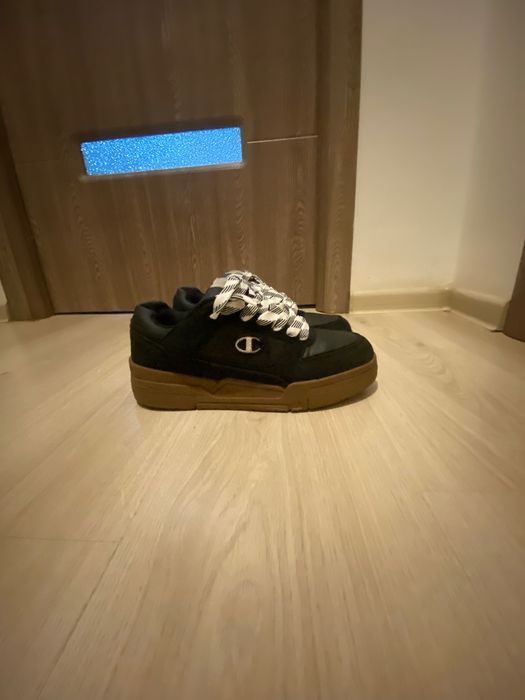 Vând adidași Champion Rebound Heritage Skate