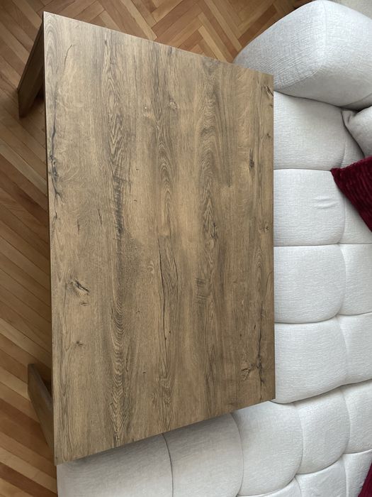 Дървена холна маса