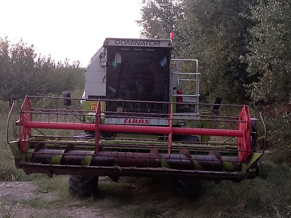 Claas daminator 130