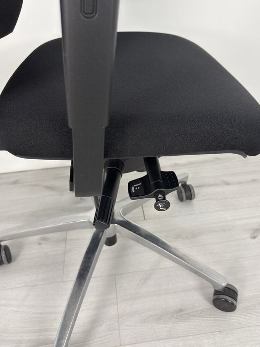 Ергономик офис стол Dauphin Ad Just magic2 черен плат страхотен дизайн