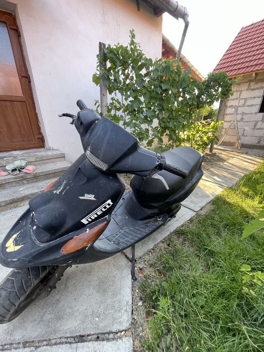 Scuter yamaha 1800 lei