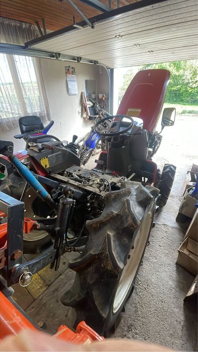 Reparatii utilaje tractoare stivuitoare combine electricitate mecanica