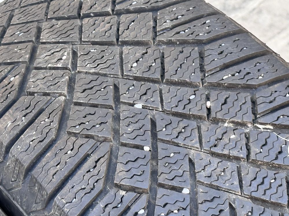 235/60/R18 Continental Vicing Contact7 4бр зимни dot3918