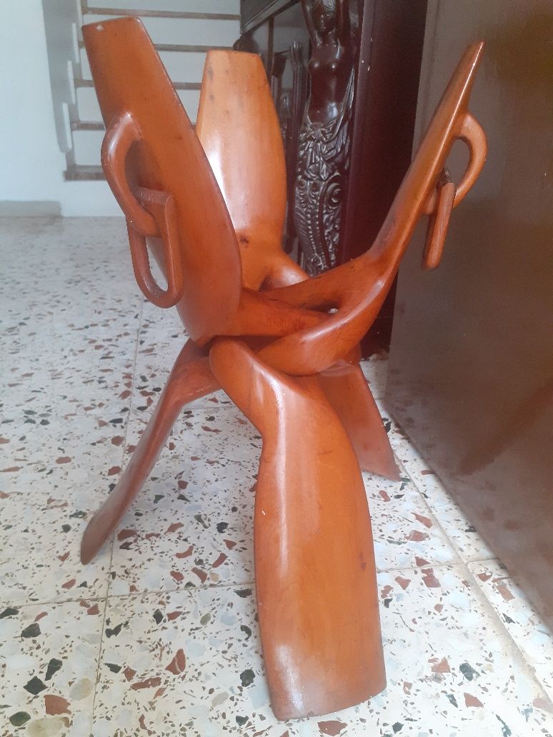Pretioasa sculptura veche din lemn de maslin