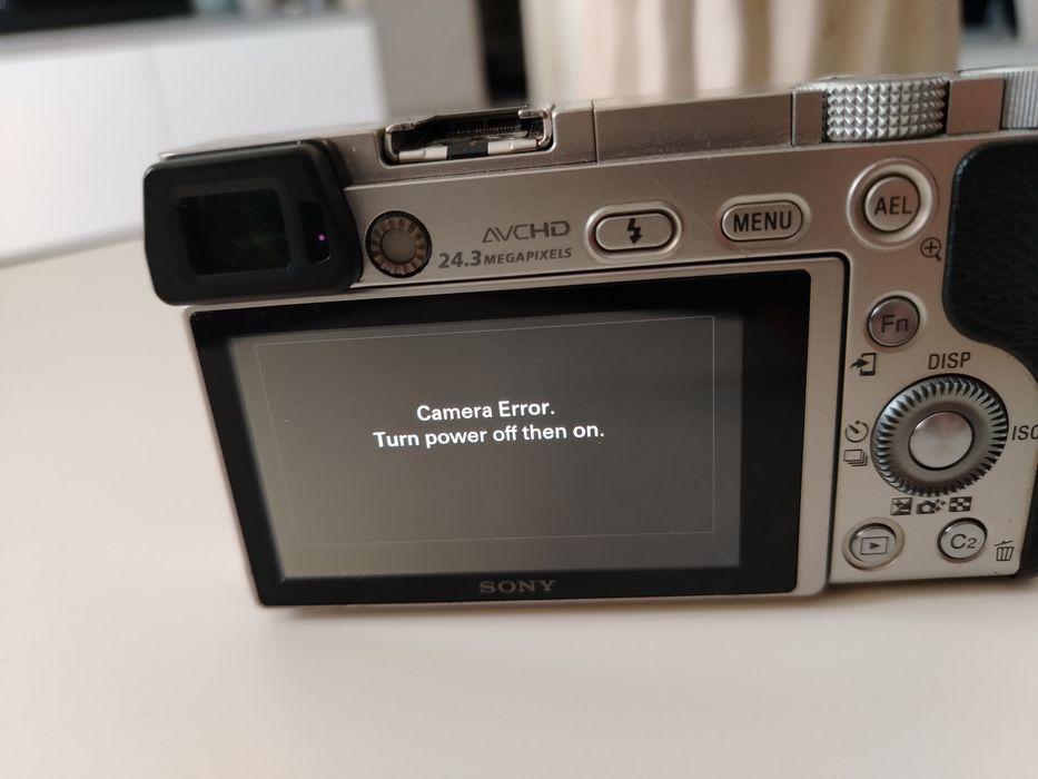 Sony a6000 mirrorless + Obiectiv sony OSS 18-55mm f3.5