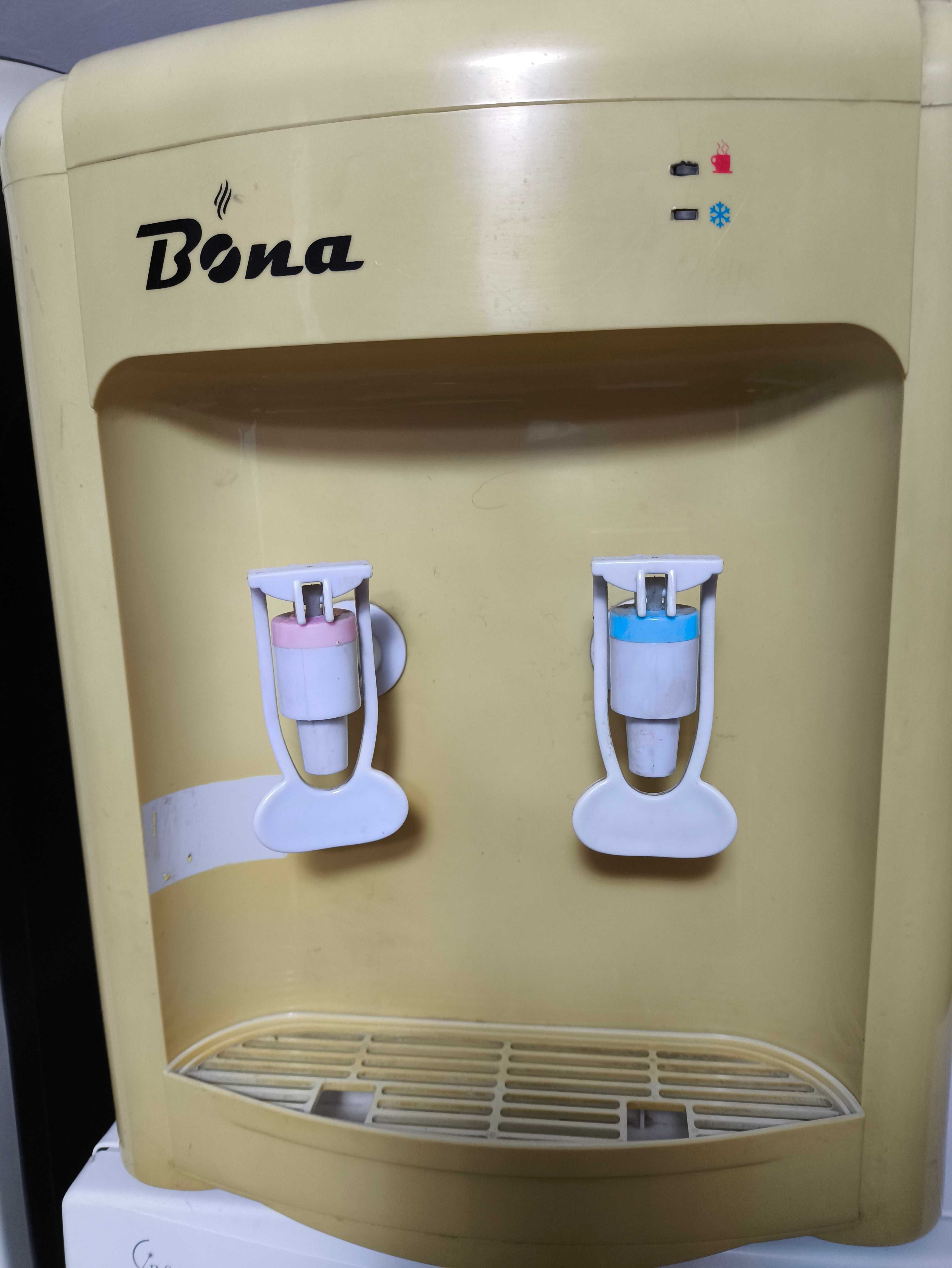 Продается диспенсер для воды.